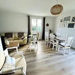 Vakantiehuis Maison Renovee Et Chaleureuse Proche Du Memorial