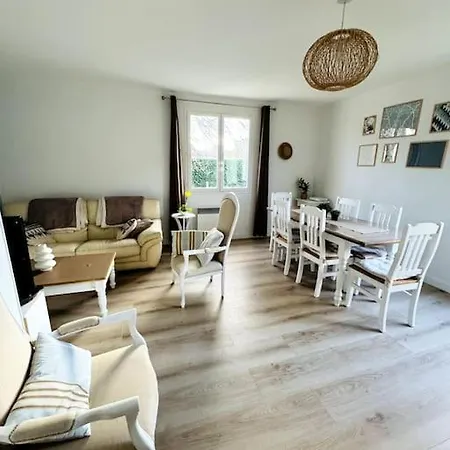 Дом отдыха Maison Renovee Et Chaleureuse Proche Du Memorial