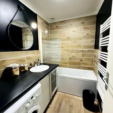 Maison Renovee Et Chaleureuse Proche Du Memorial Дом отдыха *