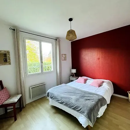 Vakantiehuis Maison Renovee Et Chaleureuse Proche Du Memorial *