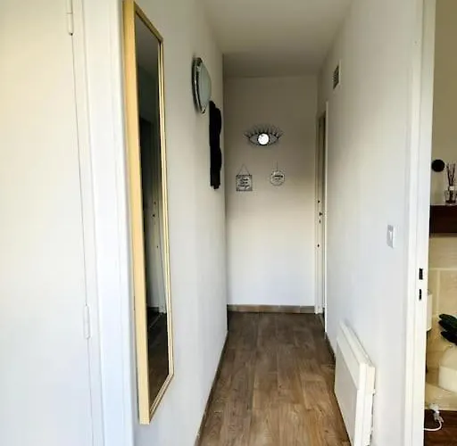 Dom wakacyjny Maison Renovee Et Chaleureuse Proche Du Memorial *