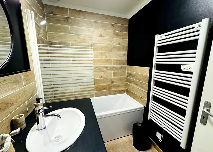 Dom wakacyjny Maison Renovee Et Chaleureuse Proche Du Memorial