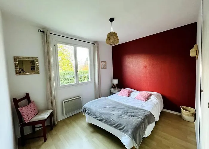 Dom wakacyjny Maison Renovee Et Chaleureuse Proche Du Memorial *